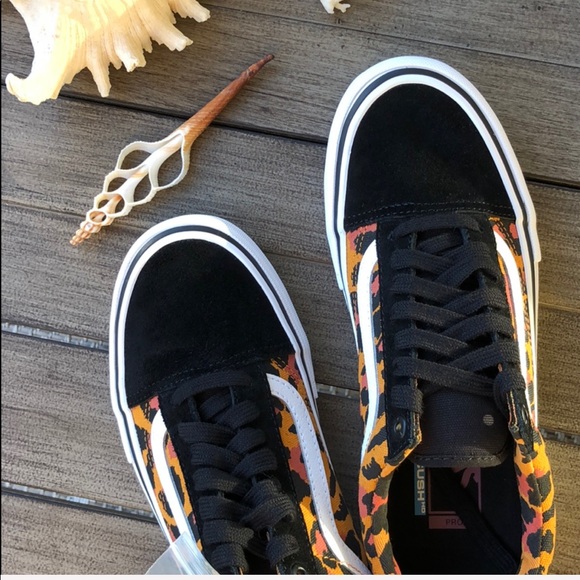 🌴🌼VANS- CHEETAH OLD SCHOOL SHOES🌼🌴 - Picture 7 of 12